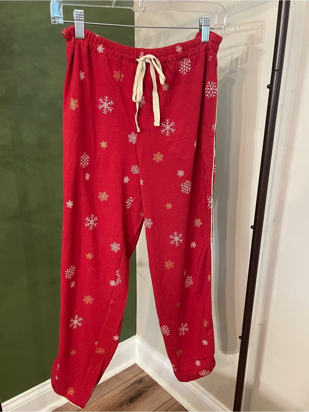 Soma Red Snowflake Drawstring Joggers